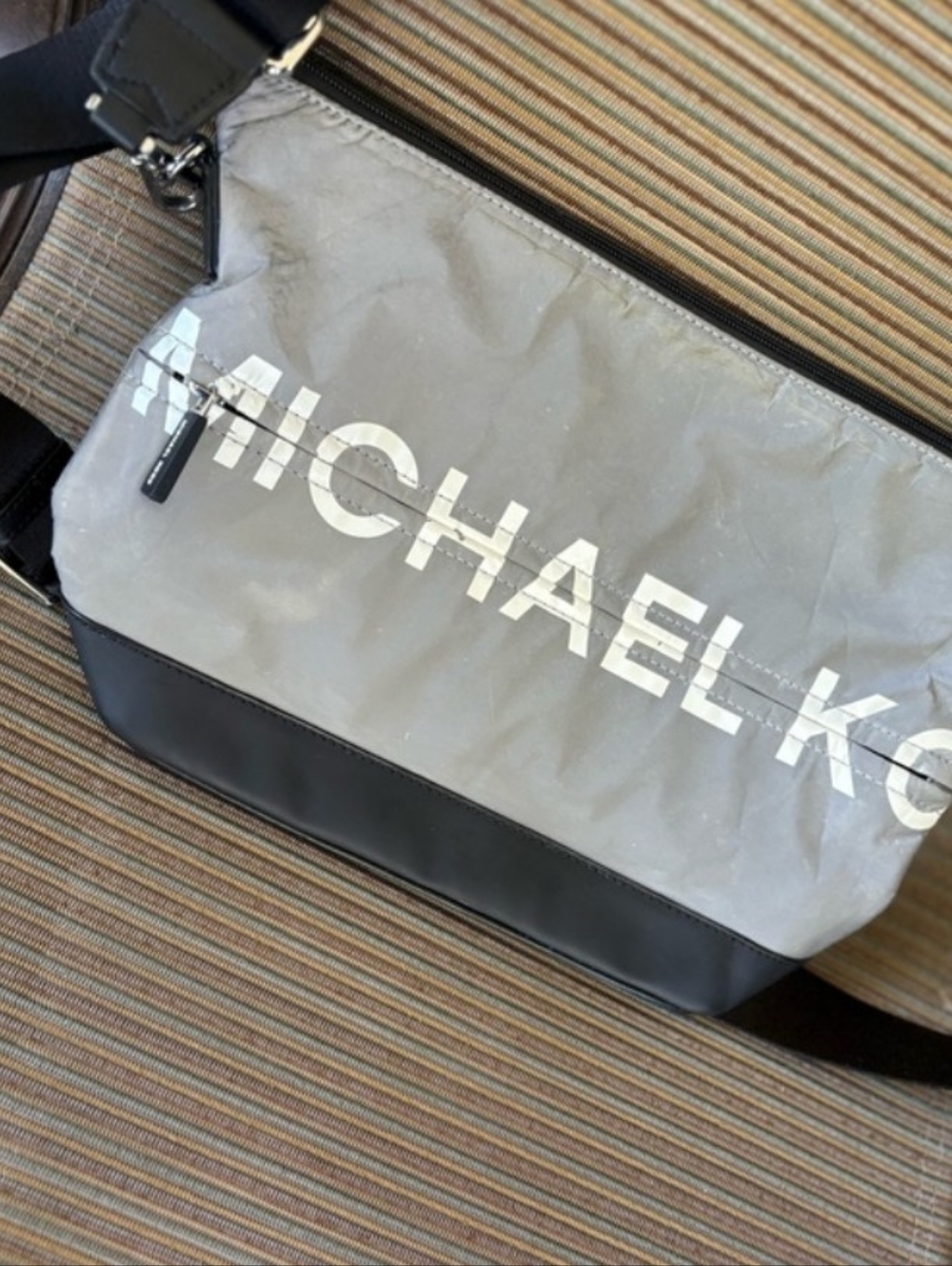 Michael Kors Crossbody - Picture 2 of 5